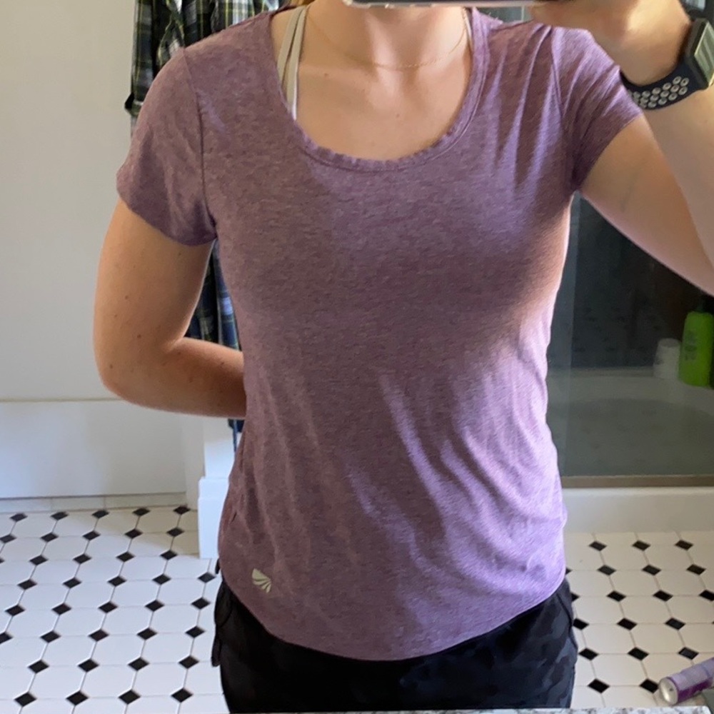 Marika Activewear T shirt with striped cutout back - Picture 5 of 5